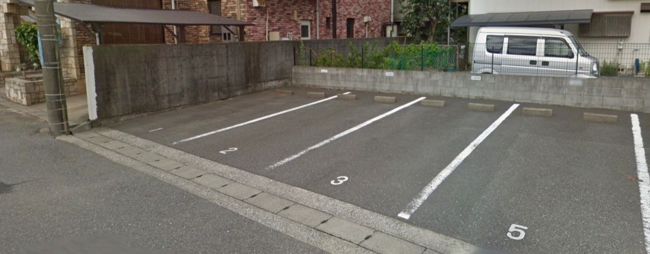 石村歯科医院駐車場１